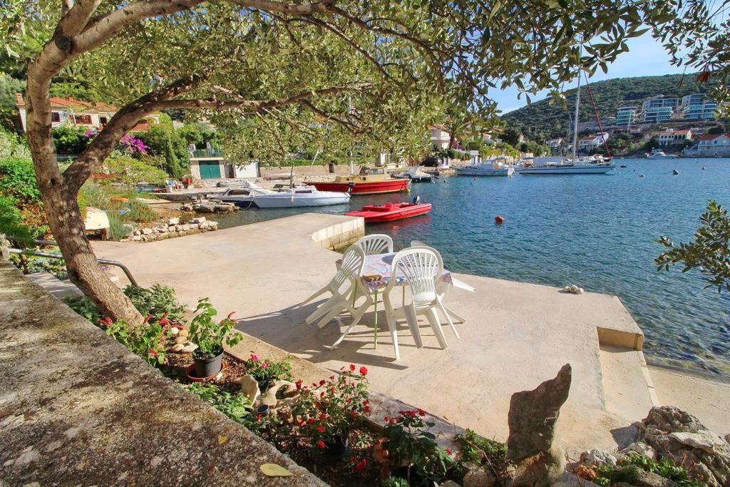 Apartmans And Rooms Dunjini Dvori Korčula Eksteriør billede
