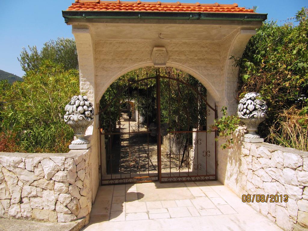 Apartmans And Rooms Dunjini Dvori Korčula Eksteriør billede