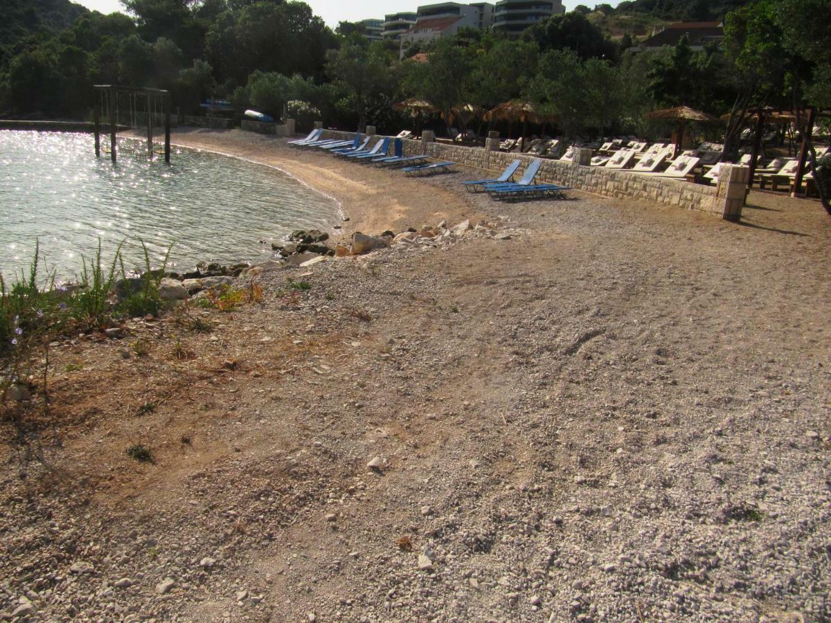 Apartmans And Rooms Dunjini Dvori Korčula Eksteriør billede