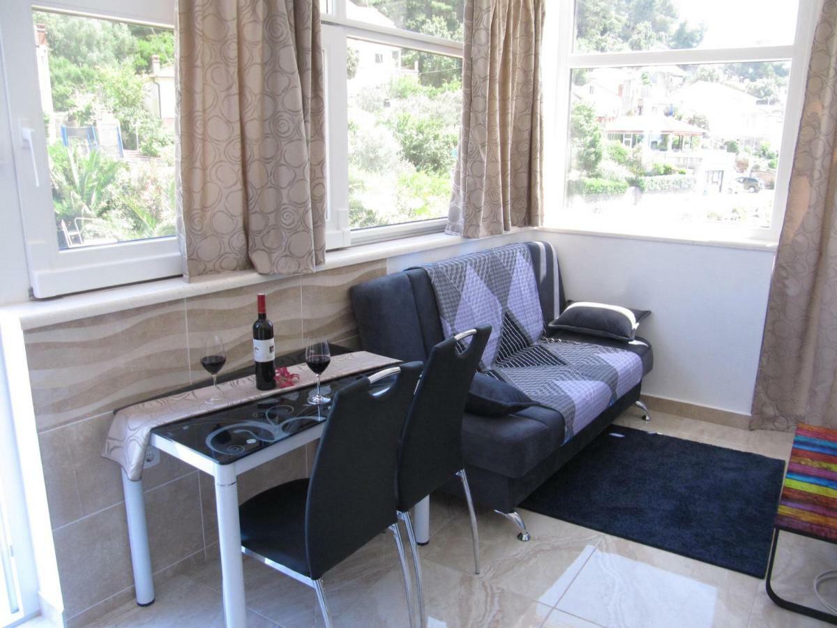 Apartmans And Rooms Dunjini Dvori Korčula Eksteriør billede