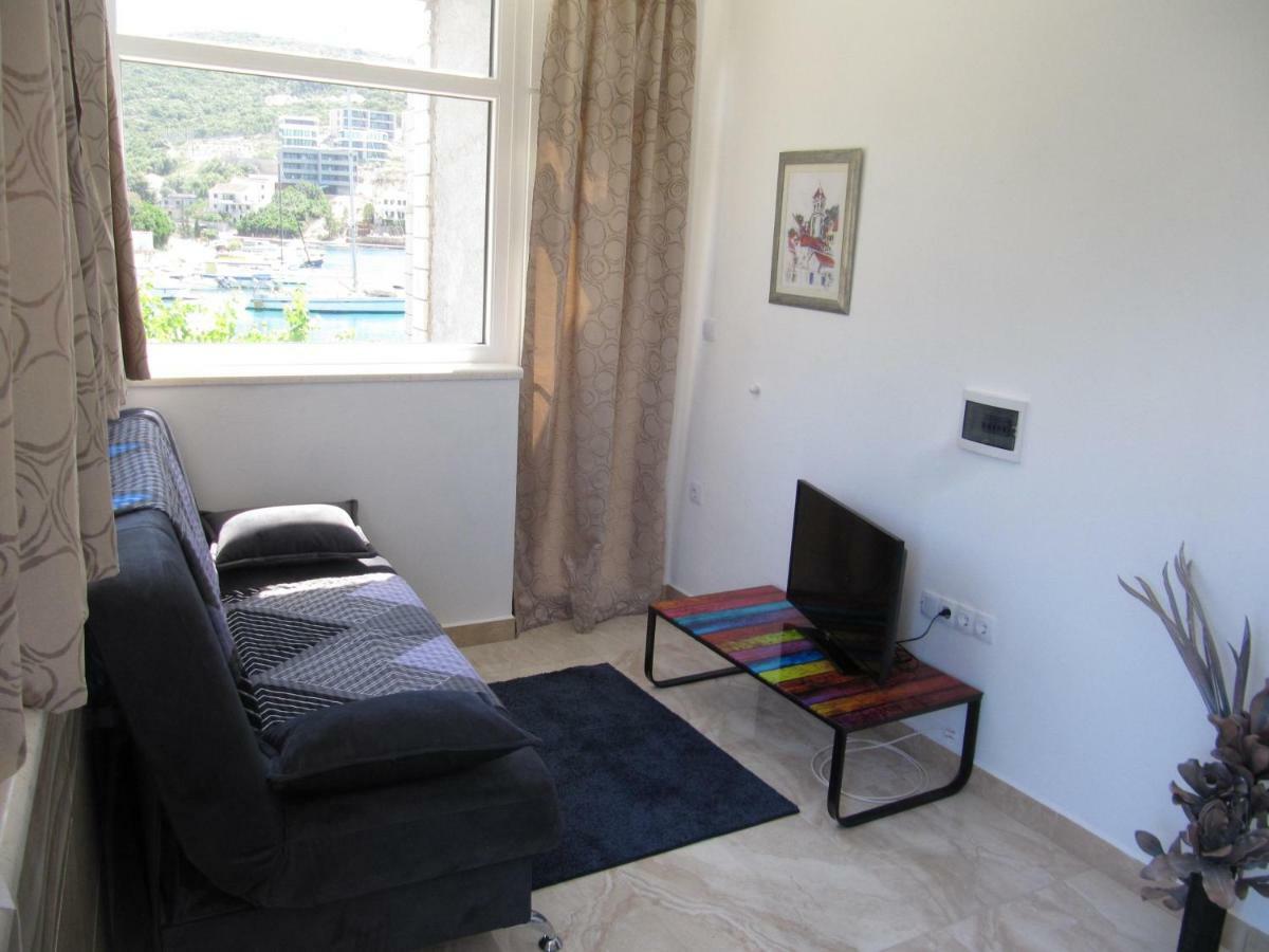 Apartmans And Rooms Dunjini Dvori Korčula Eksteriør billede