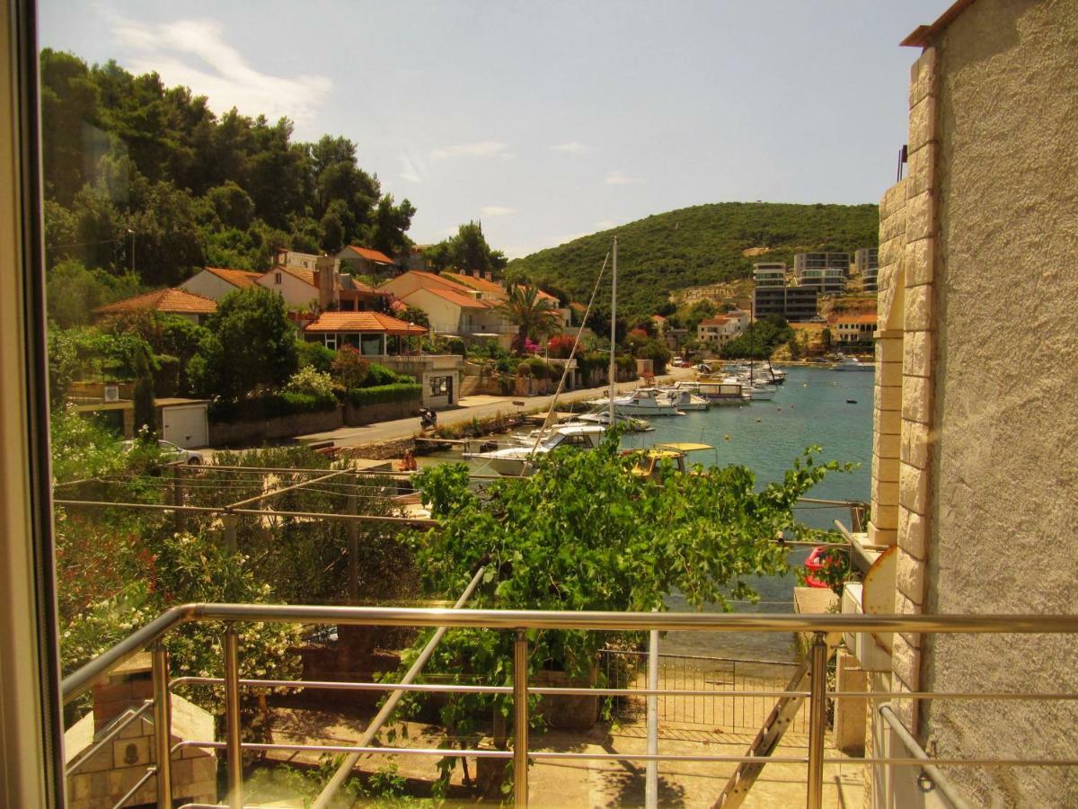 Apartmans And Rooms Dunjini Dvori Korčula Eksteriør billede