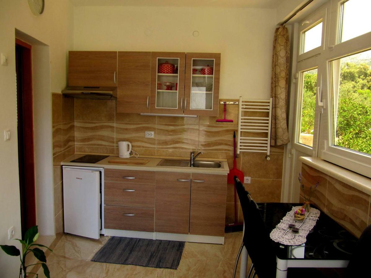 Apartmans And Rooms Dunjini Dvori Korčula Eksteriør billede