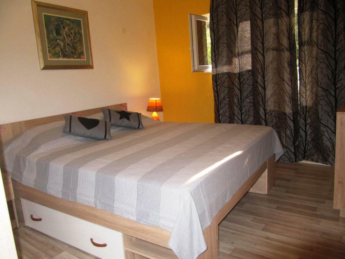 Apartmans And Rooms Dunjini Dvori Korčula Eksteriør billede