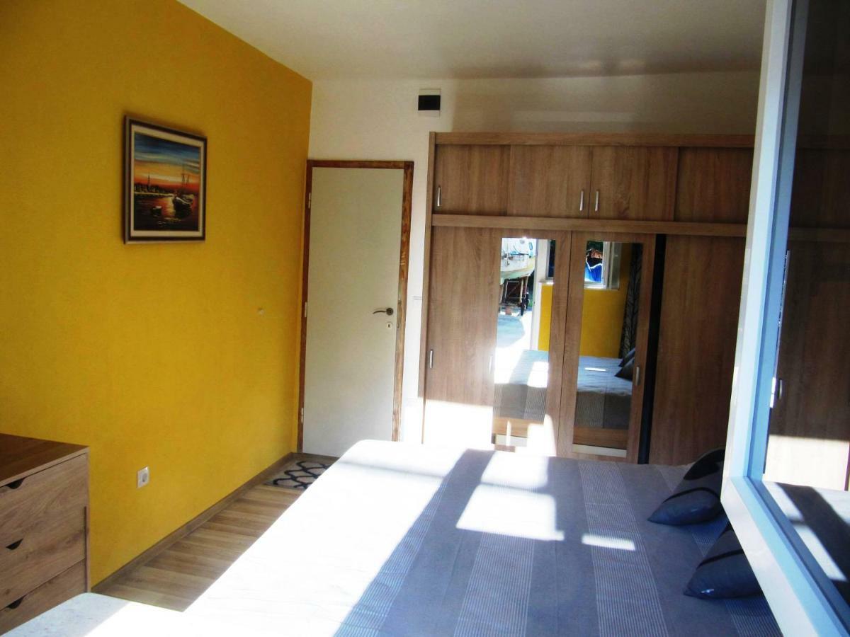 Apartmans And Rooms Dunjini Dvori Korčula Eksteriør billede