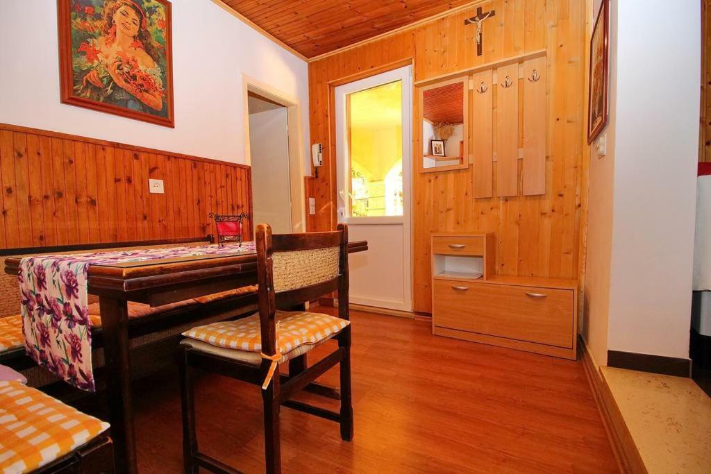 Apartmans And Rooms Dunjini Dvori Korčula Eksteriør billede