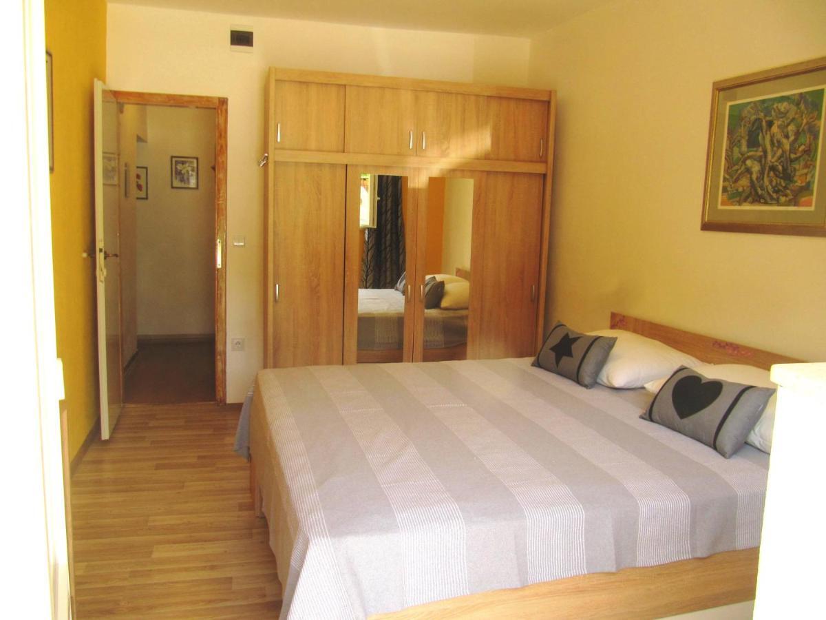 Apartmans And Rooms Dunjini Dvori Korčula Eksteriør billede