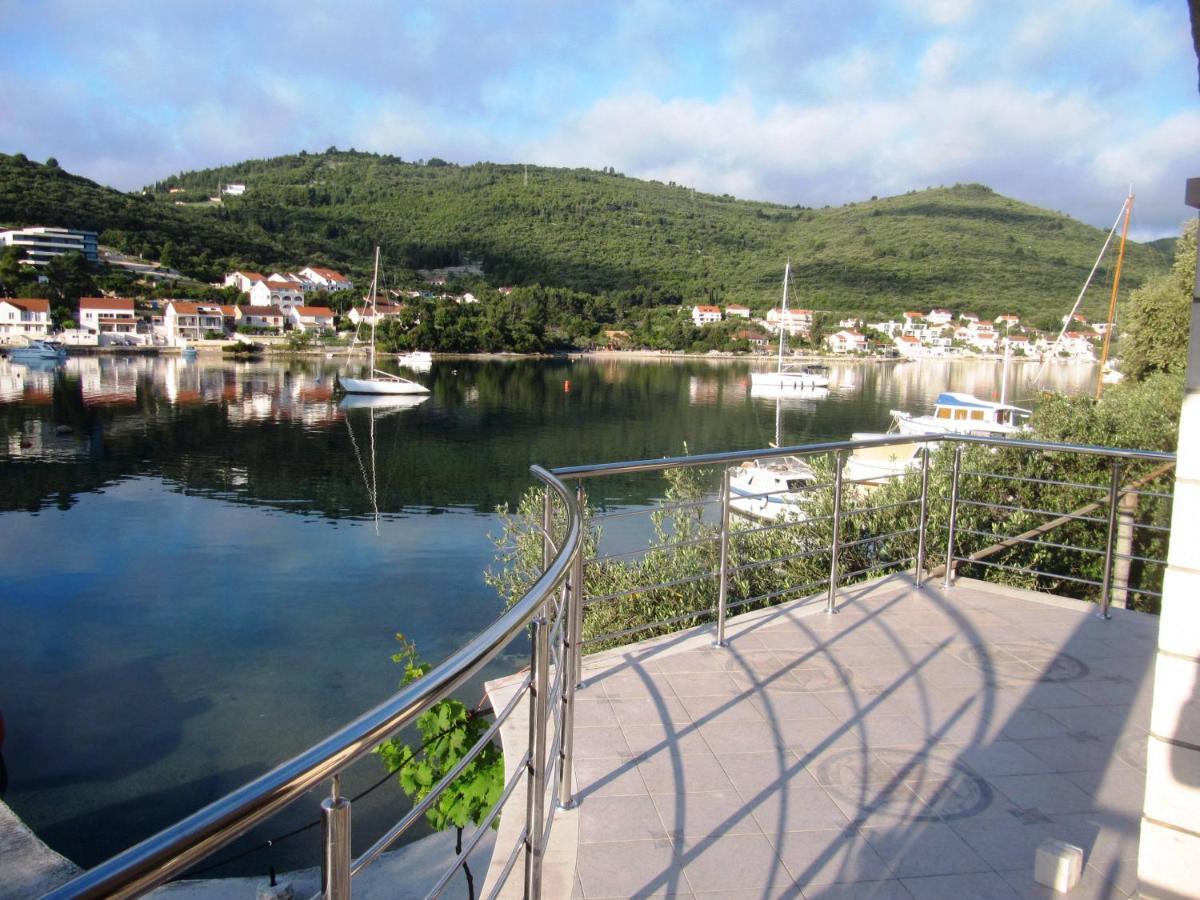 Apartmans And Rooms Dunjini Dvori Korčula Eksteriør billede